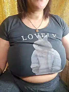 Snapshot of Foxlady2271 chatting on February 2025 01:45:01 AM Foxlady2271 online show from February 2025 01:45:01 AM