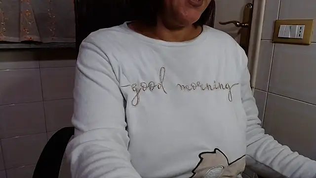 Snapshot of Foxlady2271 chatting on May 2026 12:48:02 AM Foxlady2271 online show from May 2026 12:48:02 AM