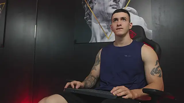 JacksonOlsenn online show from November 2025 08:30:01 PM