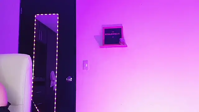 TinaJonnes  online show from April 2026 01:37:02 AM