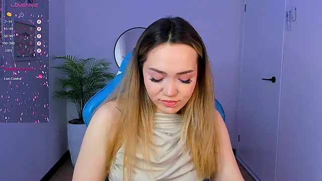 Evia r0se online show from January 2025 11:16:01 AM