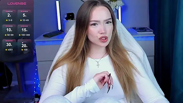 Evia r0se online show from October 2025 02:23:02 PM