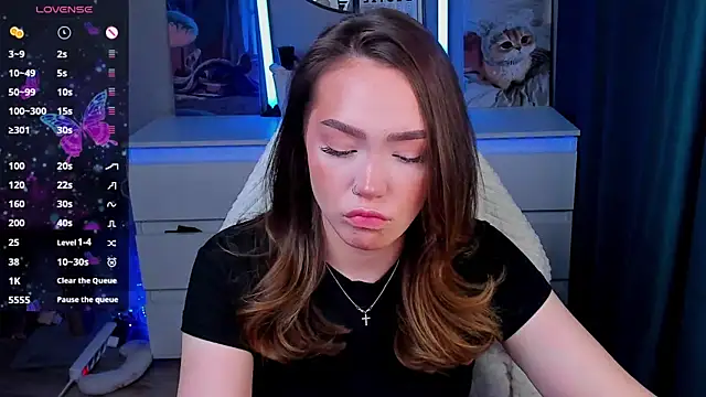 Evia r0se online show from April 2026 05:21:02 AM