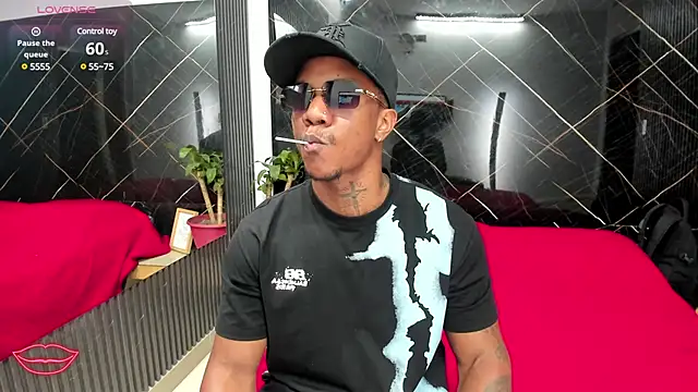 ronnie 7777 online show from February 2025 07:43:02 PM