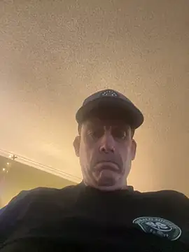 Snapshot of Firedad72FD chatting on December 2024 01:10:02 PM Firedad72FD online show from December 2024 01:10:02 PM