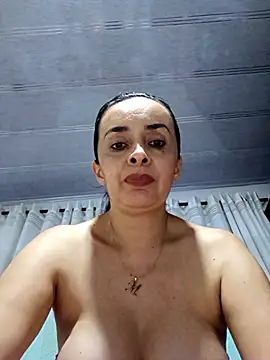 Samantha Sullivan  online show from October 2025 01:39:01 AM