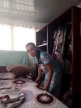 Samantha Sullivan  online show from October 2025 12:17:02 PM