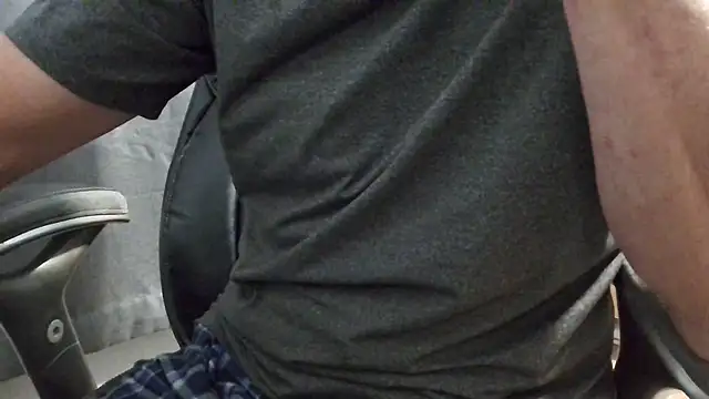 overaveragefreak4you online show from January 2025 05:53:02 AM