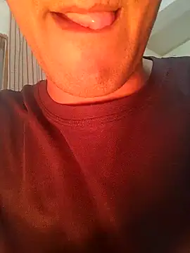 Snapshot of Wild-Honey chatting on December 2024 01:27:01 AM Wild-Honey online show from December 2024 01:27:01 AM