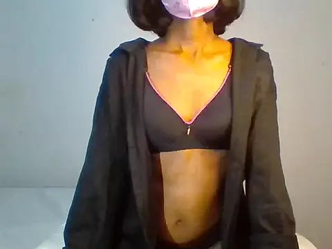 Levinya online show from December 2024 06:44:02 PM