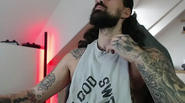 Snapshot of MateoHunk chatting on December 2024 11:44:01 AM MateoHunk online show from December 2024 11:44:01 AM