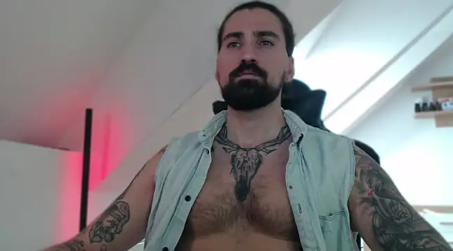 Snapshot of MateoHunk chatting on January 2025 12:46:02 PM MateoHunk online show from January 2025 12:46:02 PM