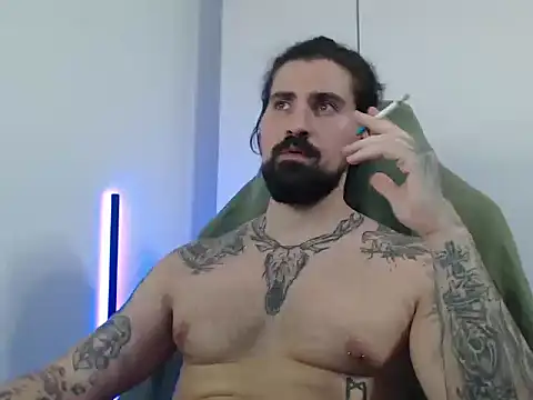 Snapshot of MateoHunk chatting on October 2025 07:03:02 PM MateoHunk online show from October 2025 07:03:02 PM