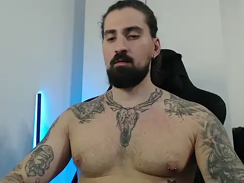 Snapshot of MateoHunk chatting on November 2025 05:23:01 PM MateoHunk online show from November 2025 05:23:01 PM