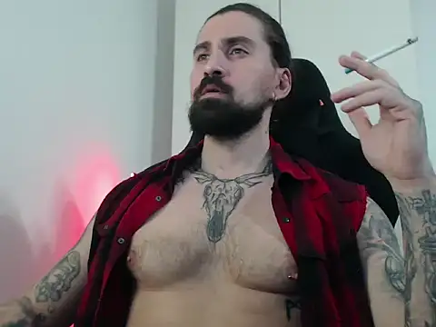 Snapshot of MateoHunk chatting on November 2025 04:52:01 PM MateoHunk online show from November 2025 04:52:01 PM