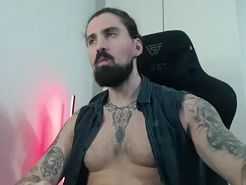 Snapshot of MateoHunk chatting on December 2025 02:04:02 PM MateoHunk online show from December 2025 02:04:02 PM