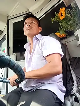 alexchir4 online show from March 2026 07:17:01 PM