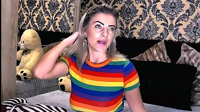 Snapshot of Aly_girl1 chatting on January 2025 09:26:01 AM Aly girl1 online show from January 2025 09:26:01 AM