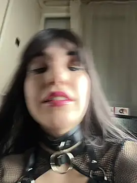 Snapshot of Sofia_Poly chatting on January 2025 09:39:02 PM Sofia Poly online show from January 2025 09:39:02 PM