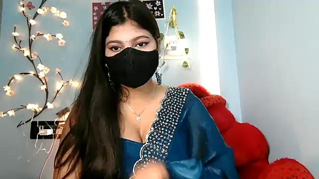 Reena Singh53 online show from November 2025 01:18:02 PM