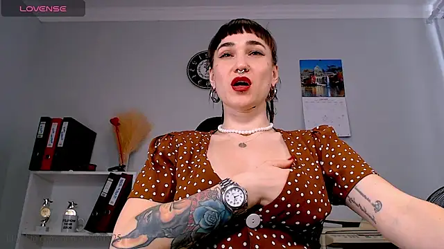 Snapshot of FoxRineHelen chatting on March 2025 12:58:02 PM FoxRineHelen online show from March 2025 12:58:02 PM