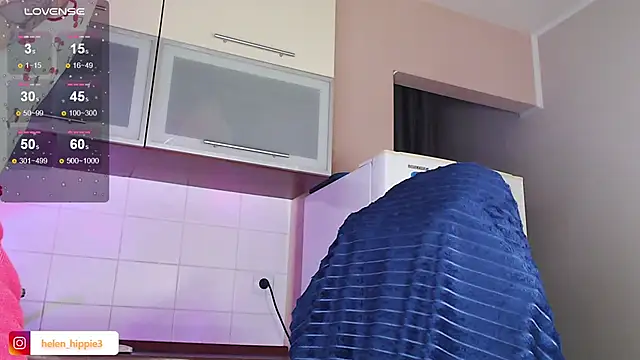 Snapshot of FoxRineHelen chatting on September 2025 05:48:01 PM FoxRineHelen online show from September 2025 05:48:01 PM