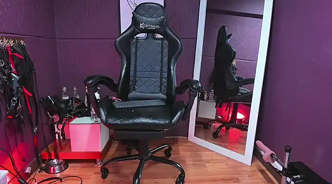 Snapshot of julietta_escobar chatting on January 2025 06:17:01 AM julietta escobar online show from January 2025 06:17:01 AM