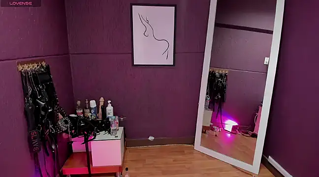 Snapshot of julietta_escobar chatting on February 2025 06:49:02 PM julietta escobar online show from February 2025 06:49:02 PM