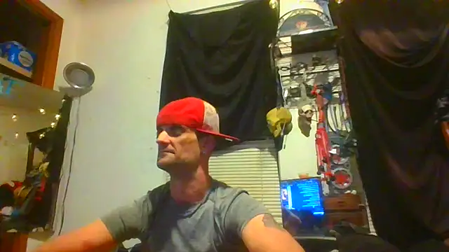 Snapshot of slinginbigD chatting on December 2024 01:51:01 AM slinginbigD online show from December 2024 01:51:01 AM