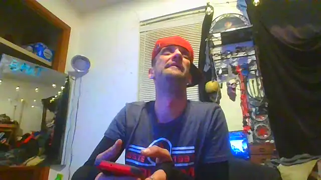 Snapshot of slinginbigD chatting on December 2024 11:17:02 AM slinginbigD online show from December 2024 11:17:02 AM