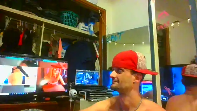 Snapshot of slinginbigD chatting on January 2025 12:16:02 AM slinginbigD online show from January 2025 12:16:02 AM