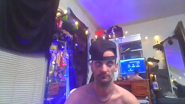 Snapshot of slinginbigD chatting on January 2025 04:06:02 AM slinginbigD online show from January 2025 04:06:02 AM