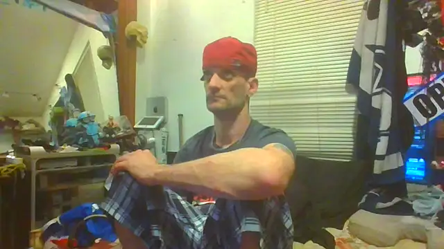 Snapshot of slinginbigD chatting on February 2025 11:43:02 AM slinginbigD online show from February 2025 11:43:02 AM