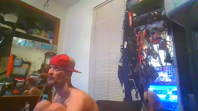 Snapshot of slinginbigD chatting on February 2025 12:54:02 PM slinginbigD online show from February 2025 12:54:02 PM