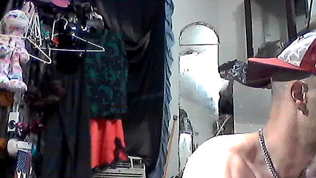 Snapshot of slinginbigD chatting on September 2025 03:19:02 AM slinginbigD online show from September 2025 03:19:02 AM