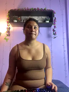 Little Ivy online show from November 2025 03:14:02 PM