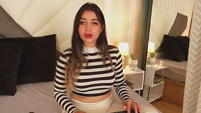 AnitaKariri online show from December 2024 10:05:02 AM