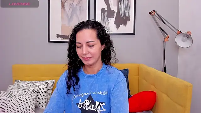 Snapshot of Linda_Insatiable chatting on March 2025 01:31:01 AM Linda Insatiable online show from March 2025 01:31:01 AM