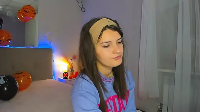 Laura Leee online show from October 2025 05:26:02 AM