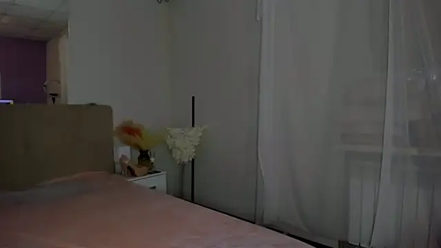 Laura Leee online show from December 2025 06:12:02 AM