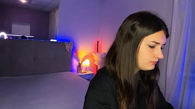Laura Leee online show from July 2026 05:02:02 AM