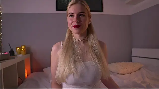 Snapshot of lorrie_love_story chatting on May 2026 11:49:01 AM lorrie love story online show from May 2026 11:49:01 AM