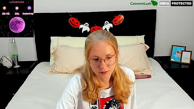 CatmintLush online show from October 2025 11:49:01 PM