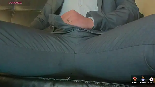 MrLonely02 online show from December 2024 11:00:01 PM