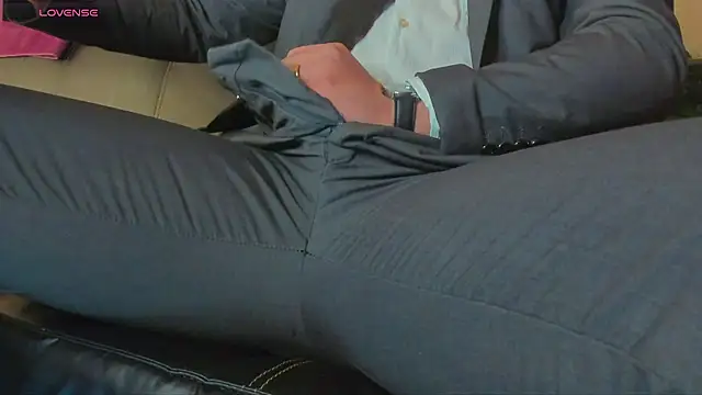 MrLonely02 online show from January 2025 11:44:01 PM