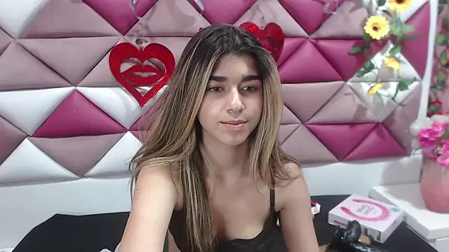 NahomiConnor  online show from February 2025 10:22:01 PM