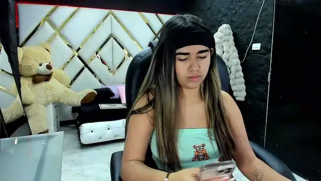 NahomiConnor  online show from December 2025 12:44:02 PM