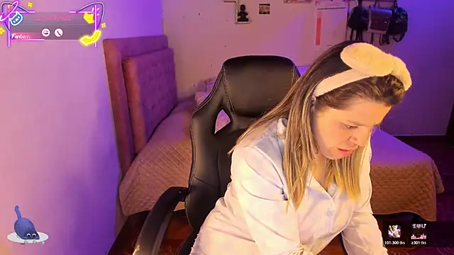 Sabrina Hall  online show from December 2025 11:28:02 AM