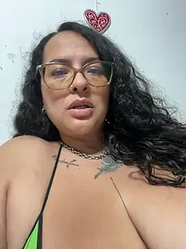 Snapshot of KarllaWalker chatting on June 2026 01:17:01 AM KarllaWalker online show from June 2026 01:17:01 AM