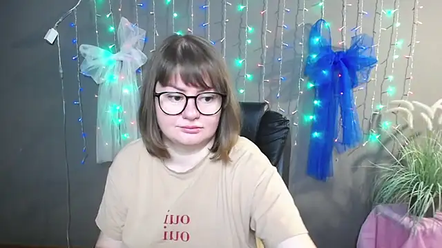 Snapshot of ZannaDreil chatting on November 2025 06:51:01 PM ZannaDreil online show from November 2025 06:51:01 PM